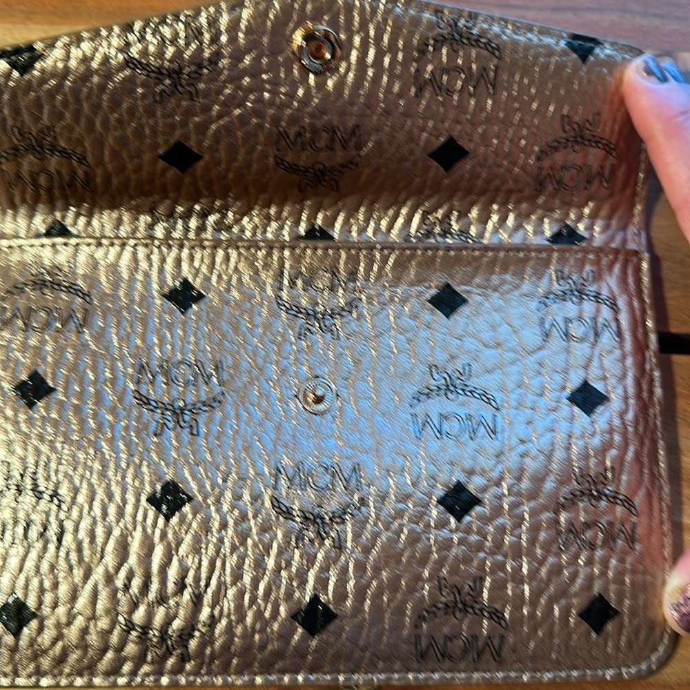 MCM Rose Gold Black Leather Envelope Wristlet Gold Hardware Authenticate Card - Picture 5 of 13